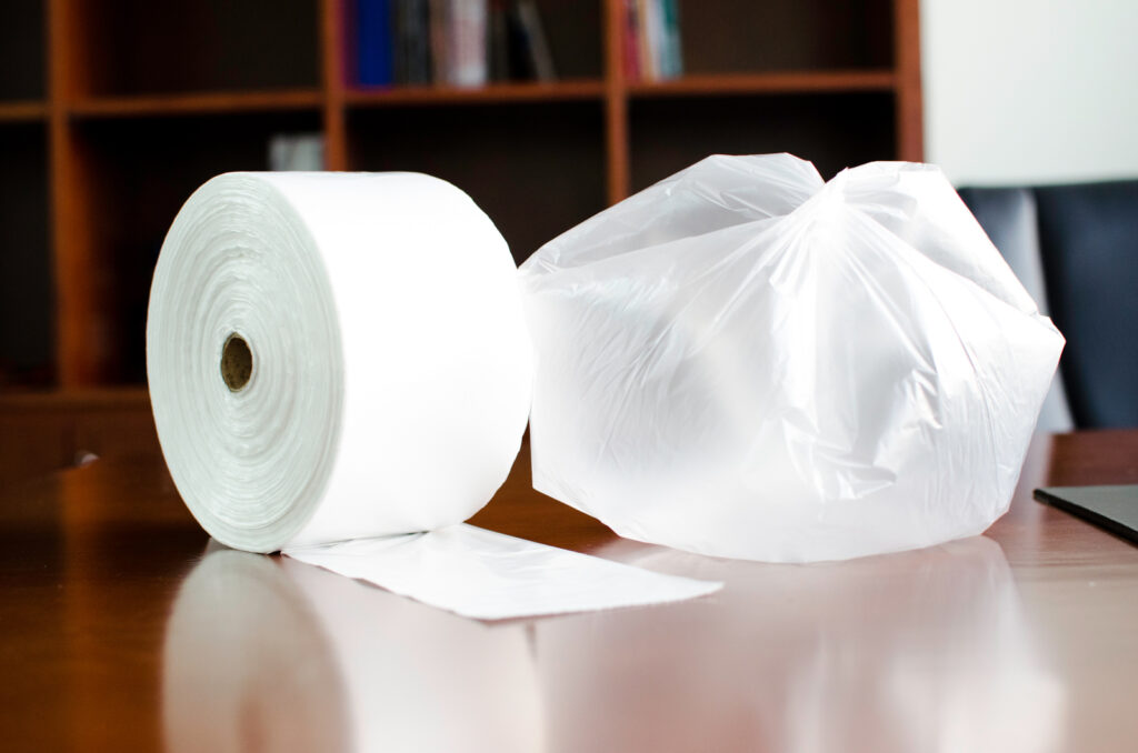 Star-sealed garbage bags feature a star-shaped bottom that evenly distributes weight and prevents leaks or tearing